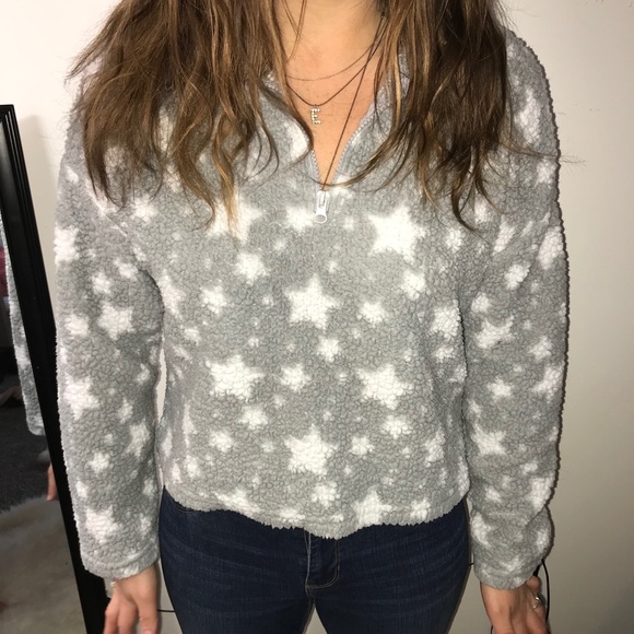Star Sweater - Picture 1 of 4
